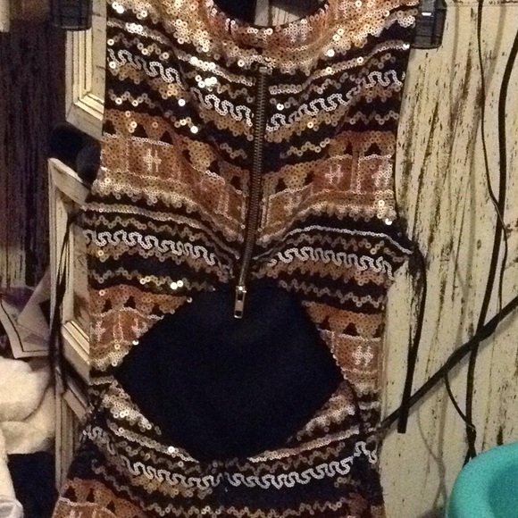 PROM DRESSSSS💛💛💛 - Picture 3 of 3